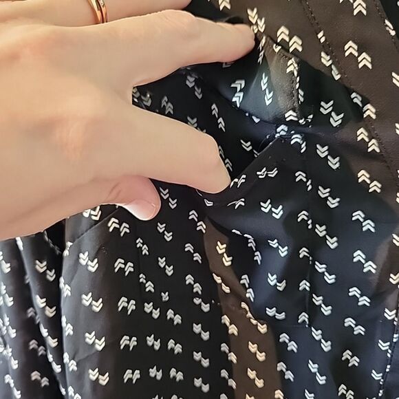 CANDIES 1/4 Zip Pull-On V-Neck Long Sleeve Roll Sleeves Semi-Sheer Black Small - Picture 3 of 10